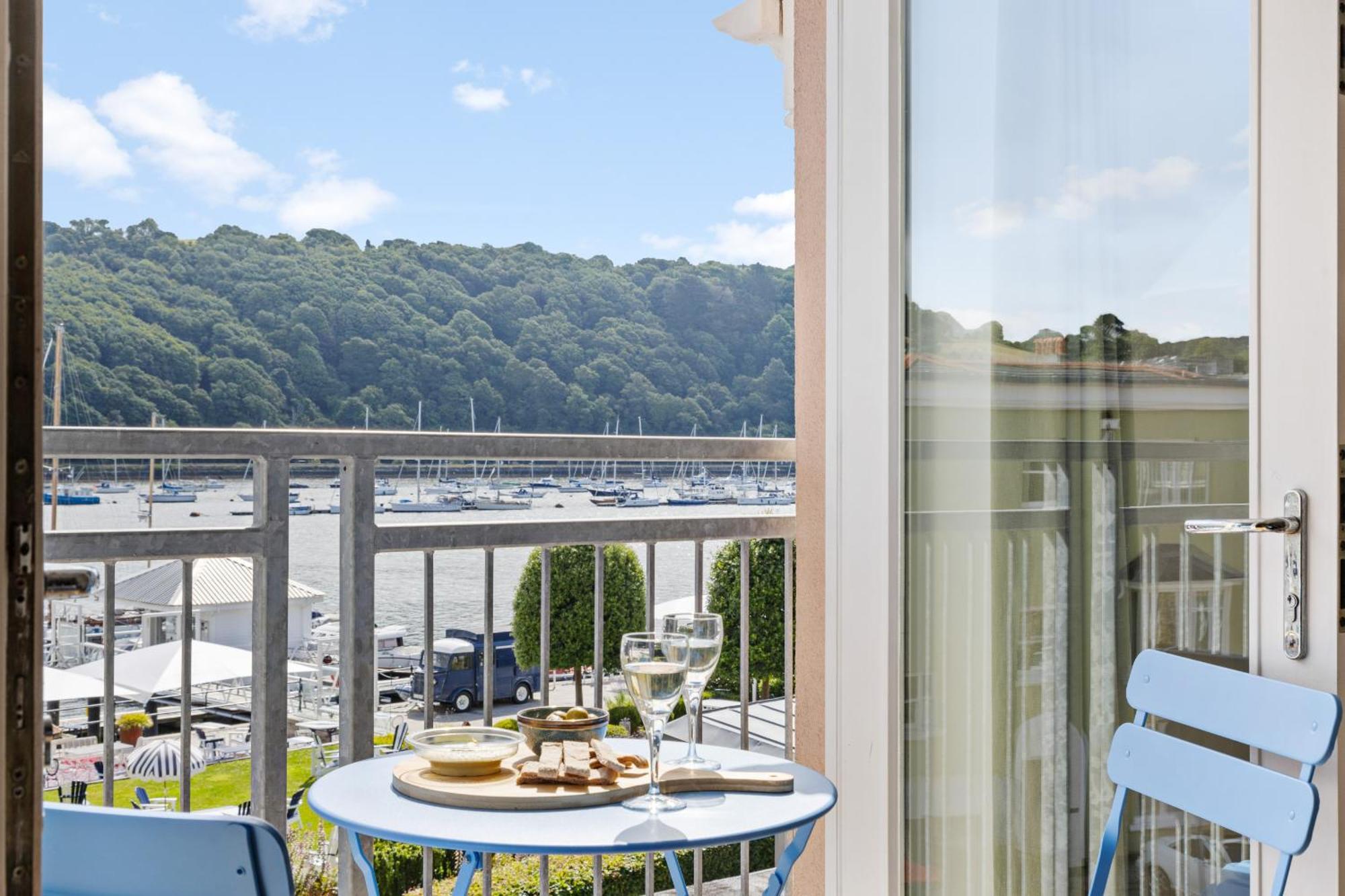 Dart Marina - Luxury Apartment On Marina Дартмут Екстериор снимка